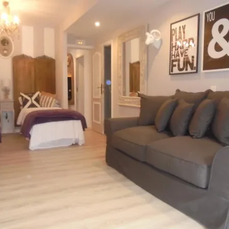 Gasthuis Tak Boutique Old Town Con Parking Bajo Disponibilidad Hasta 15 Marzo 2026