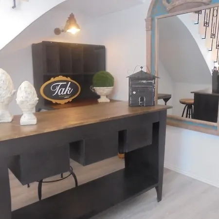 Tak Boutique Old Town Μαρμπέλλα